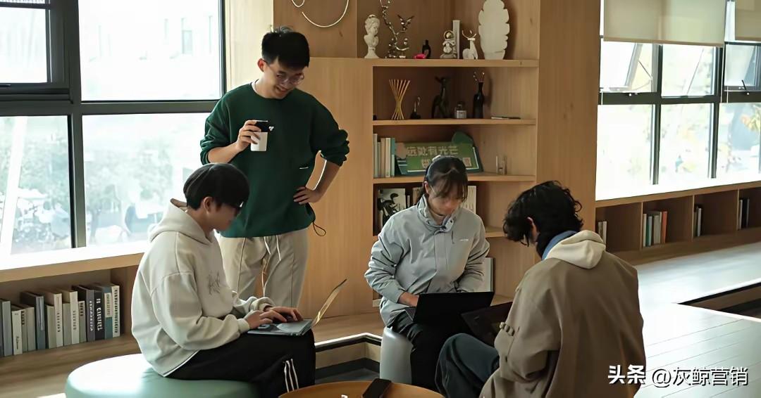 前天安装最近火爆了的小龙虾，
安装过程中要求要成为会员，我果断支付了89元会员费