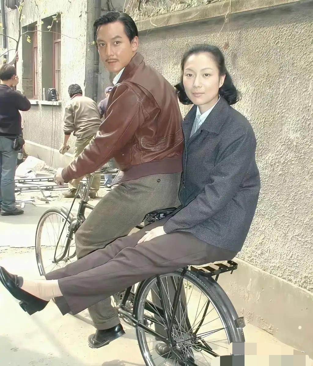 吴彦祖后面这位女士是谁？非常有气质