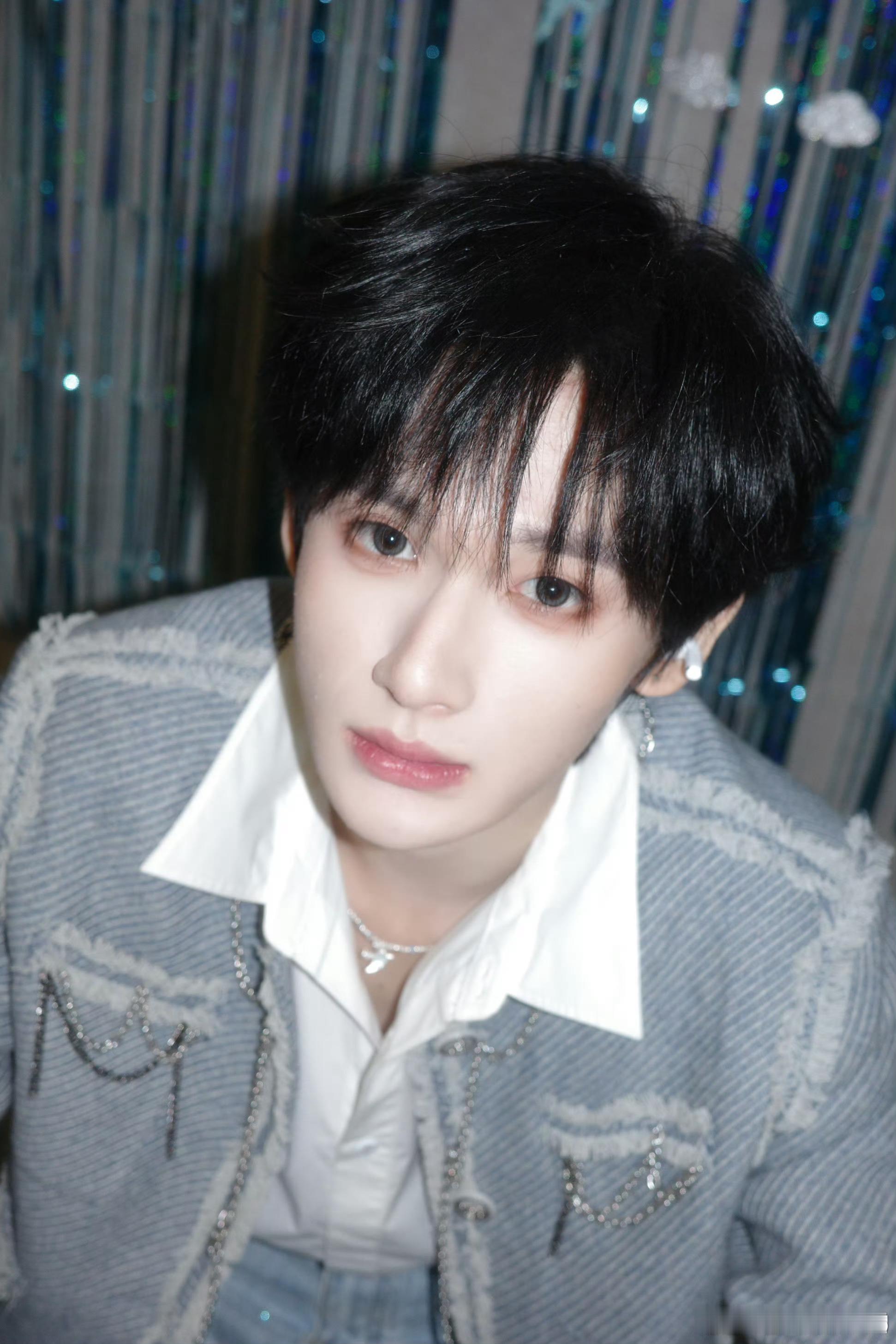 余宇涵 第一次觉得楼上的菜好吃 楼上食堂：我谢谢你啊，余宇涵！这下好了，明天我的