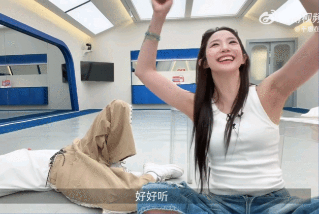 万千惠三公vlog蹲到啦蹲到啦！万千惠三公超长 vlog 来袭，和姐姐们并肩前行