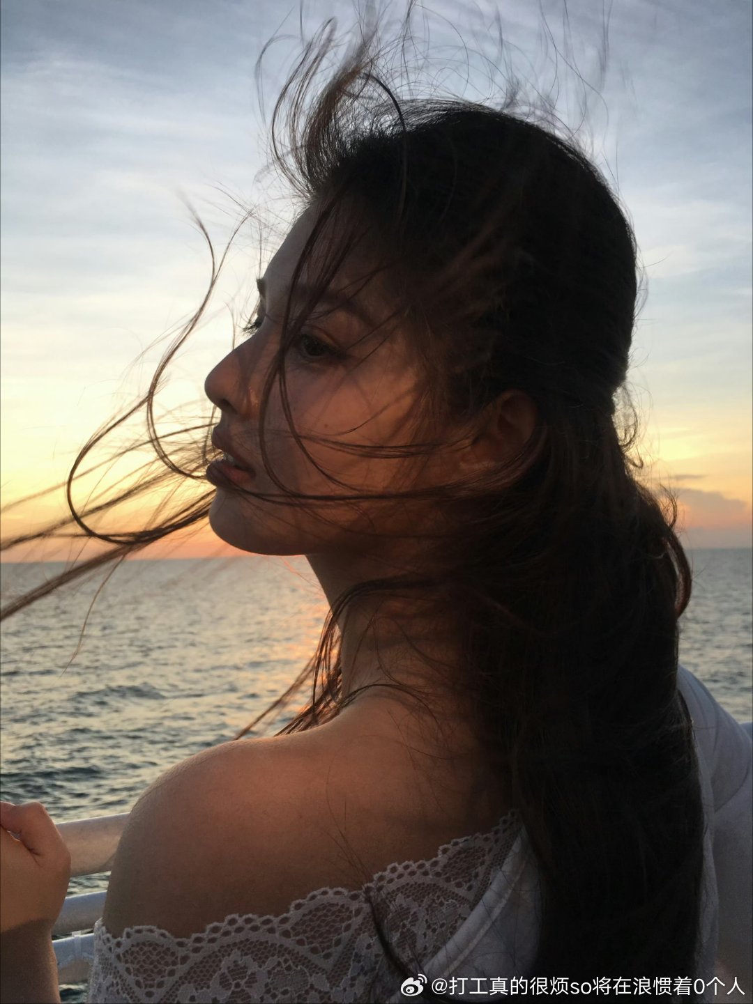 艾米颜值滑坡了  但还是很会拍的 