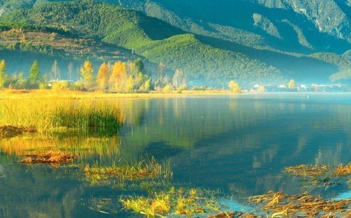 老师说：“走出去，你的世界很大很开阔；不走出去，家便是你的世界，很小。当然有人可