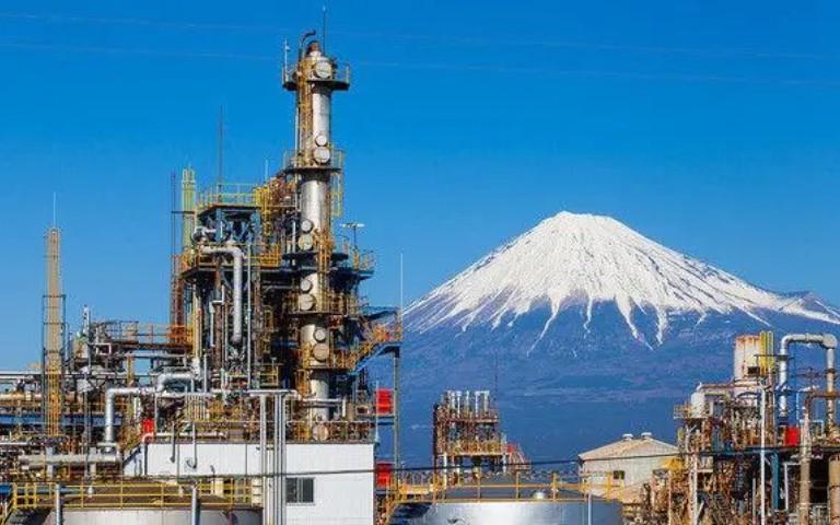 日本此时应该明白，霍尔木兹海峡有事就是日本有事！
因为日本对海峡的石油运输依赖，