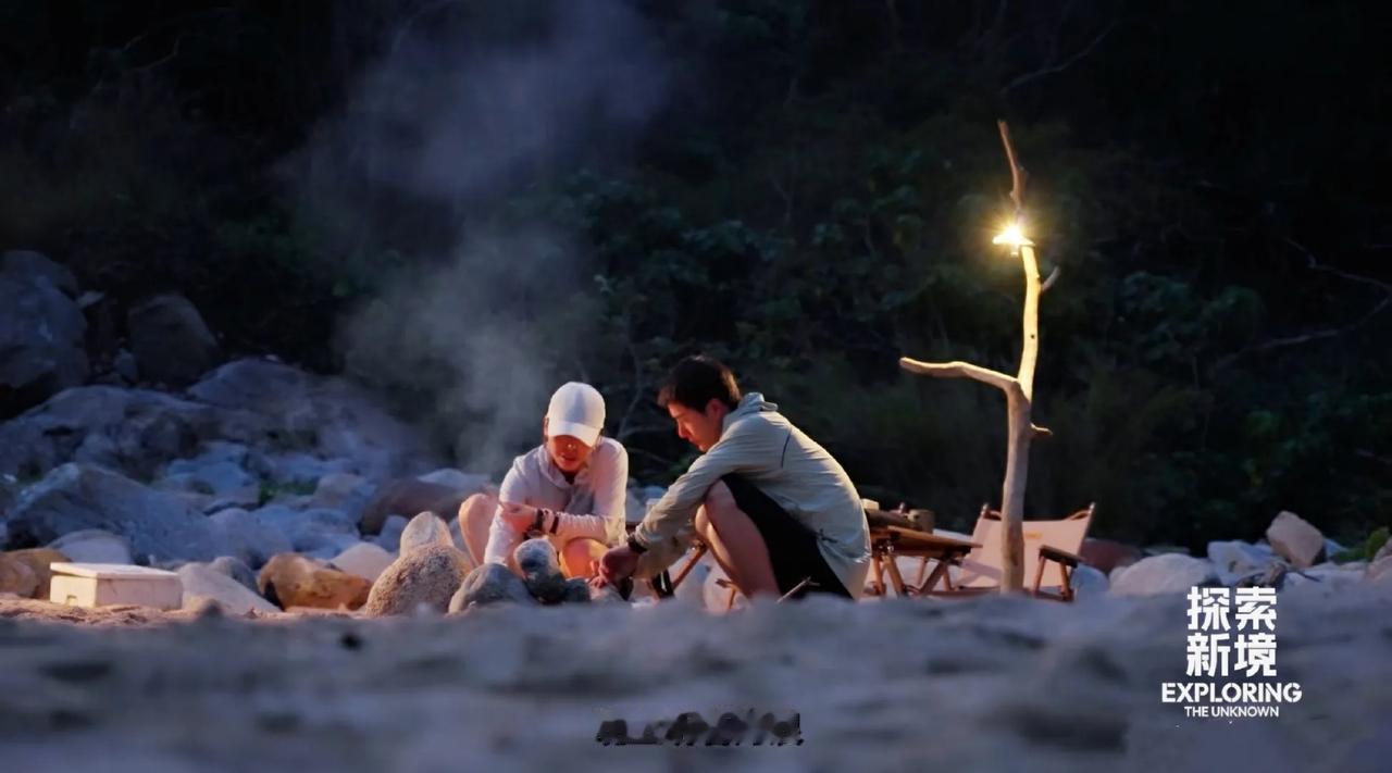 看到这两张图片你们想到了啥，我马上想到了《小王子》。
‌‌《小王子》主要讲述了一