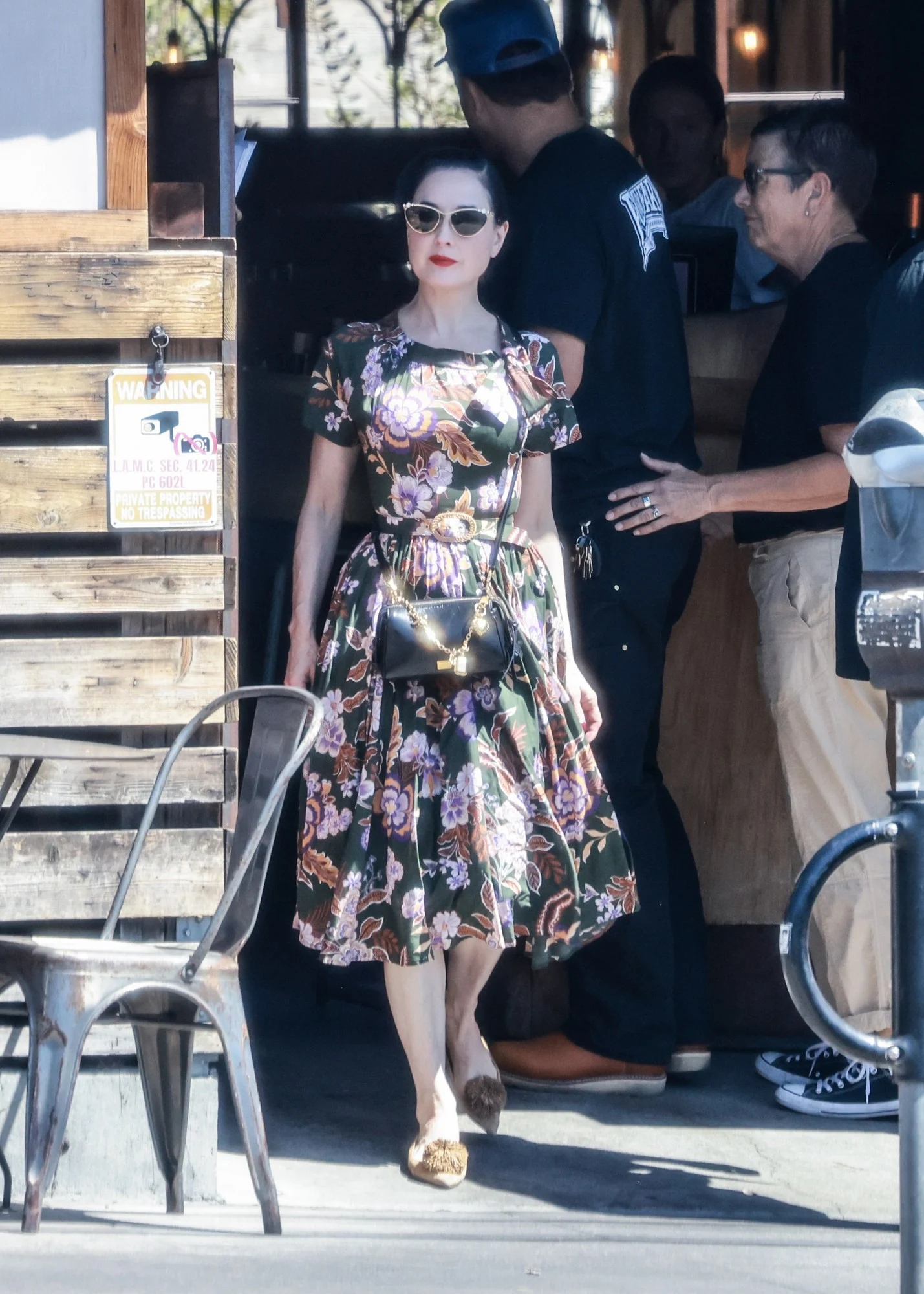 Dita Von Teese和男友Adam Rajcevich 近日洛杉矶外出 