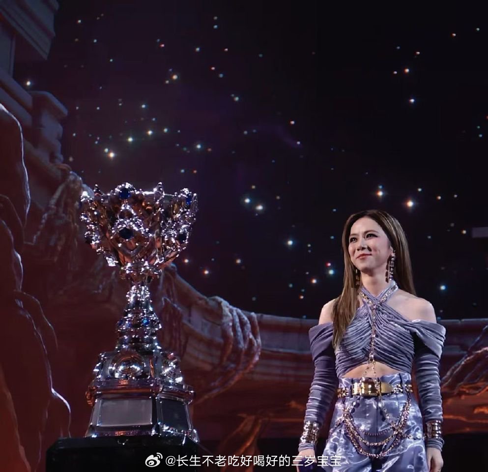 邓紫棋唱得好歌一般不是吧！差点看成了“邓紫棋唱歌一般”，吓出一身冷汗[跪了] 这