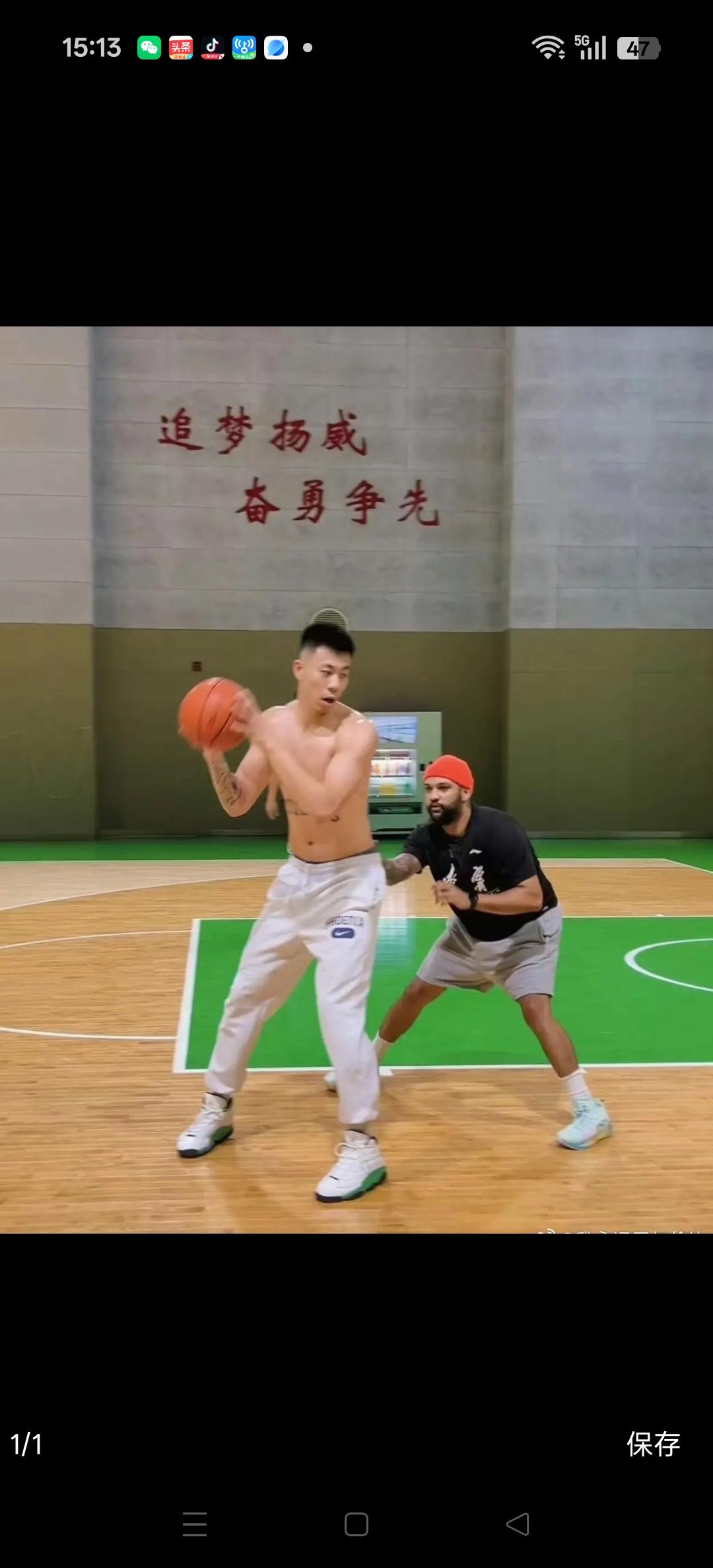 球迷觉得辽宁前训练时，华莱士去上海队，和张镇麟有关系吗？
换换教练，球员会有新鲜