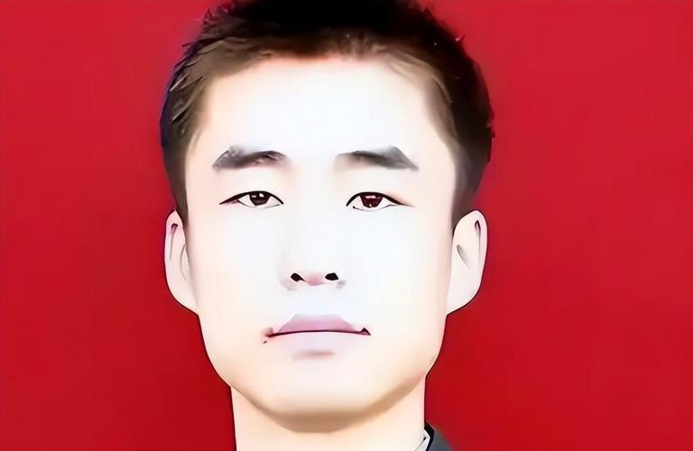 31岁军官请假回家，本该返校归队，结局让无数人泪崩！
 
2012年，山东一名军