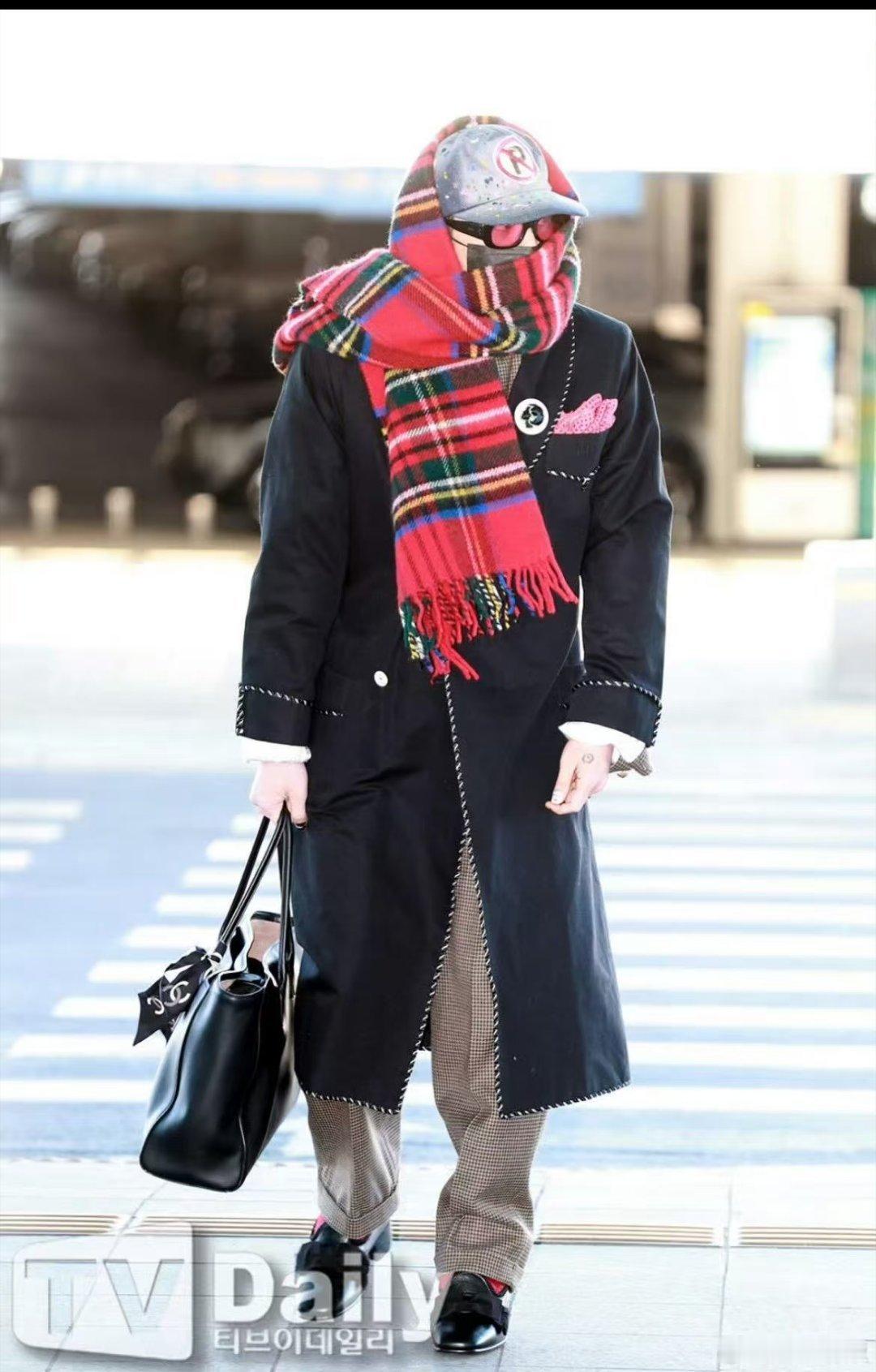 权志龙启程巴黎时装周权志龙启程巴黎权志龙启程巴黎时装周，好看， 