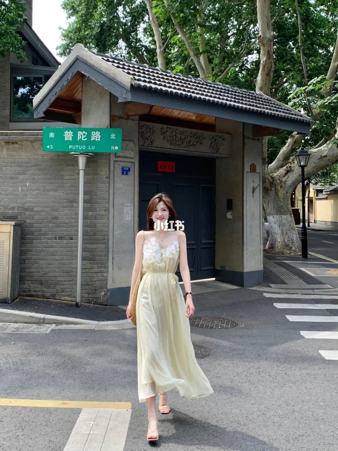 斥巨资买了件初恋仙女裙……