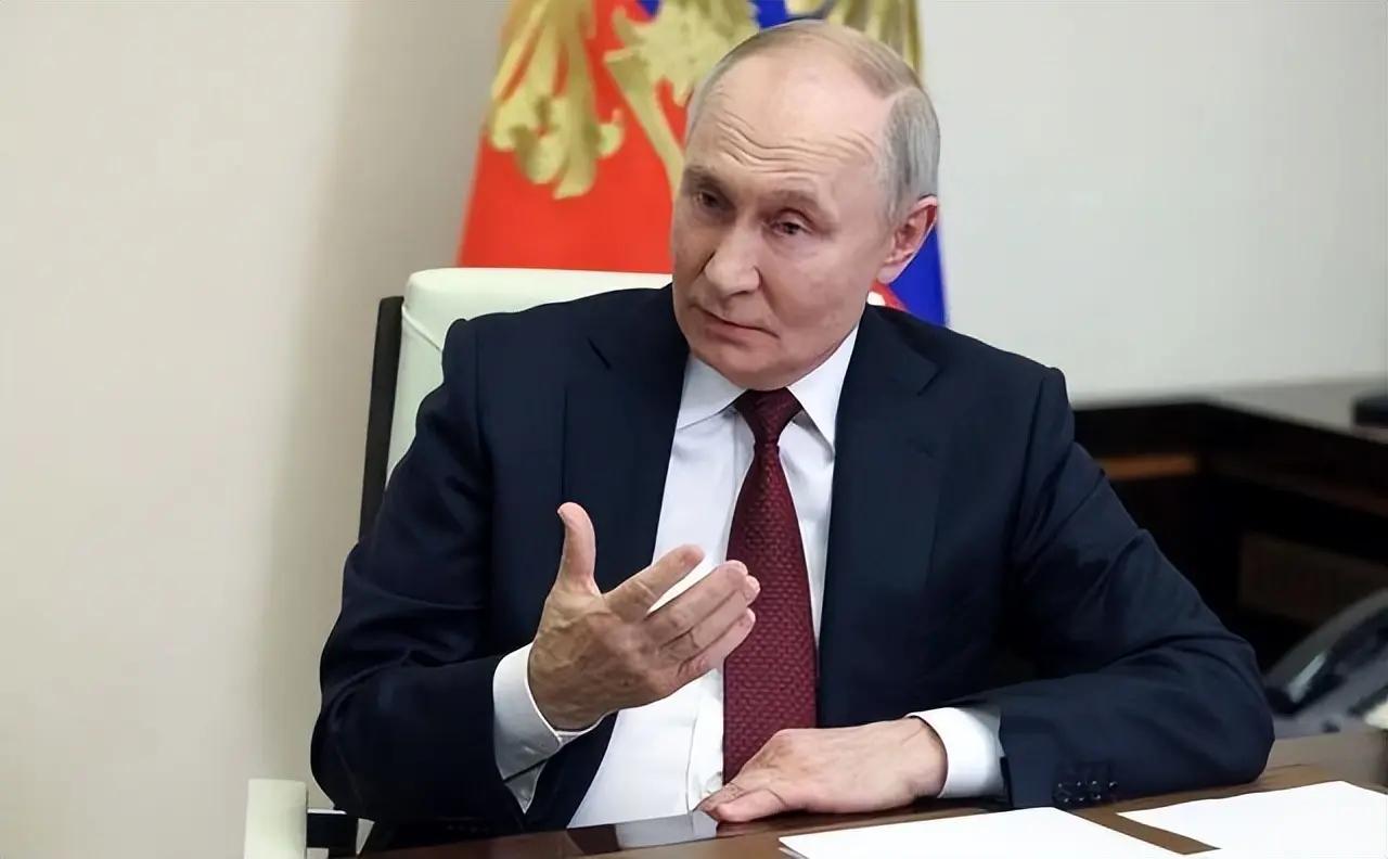 美制裁俄油巨头 全球能源格局生变
 
2025年10月22日，美国对俄罗斯石油公