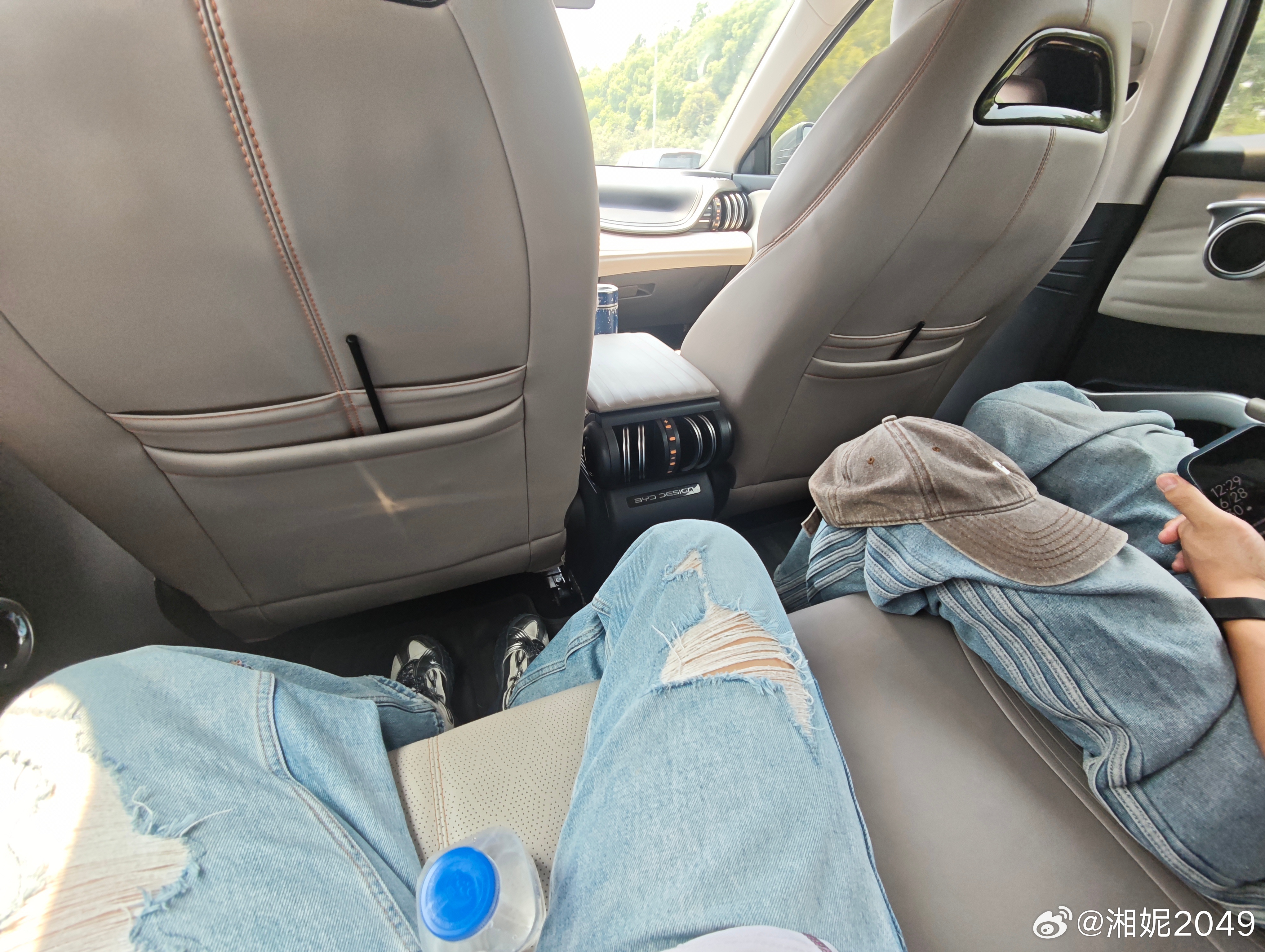 最近打到的车都还挺干净的（比出租车干净多了！坐多了之后确实觉得比亚迪的空间做的很