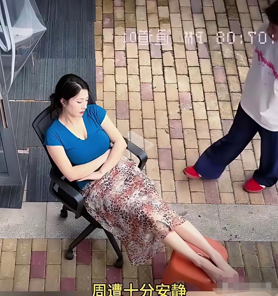 这样的理发师你喜欢去找她理发吗？要实话实说，不许撒谎。