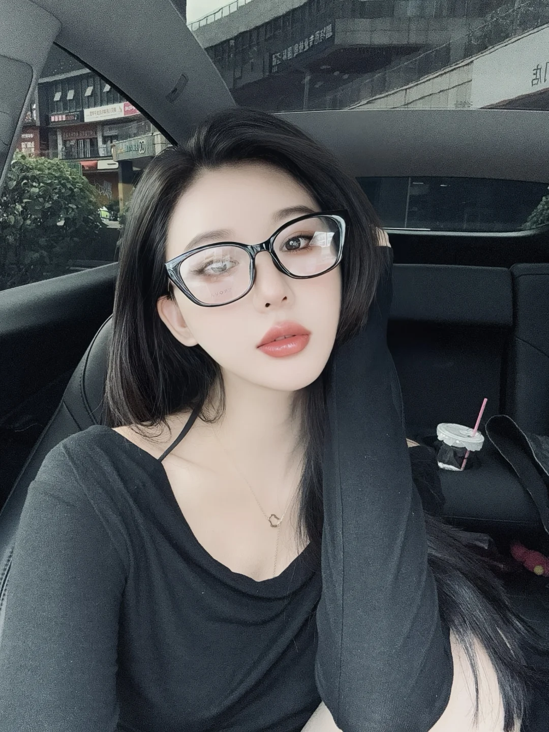 分手了，让瓜子收留他吧