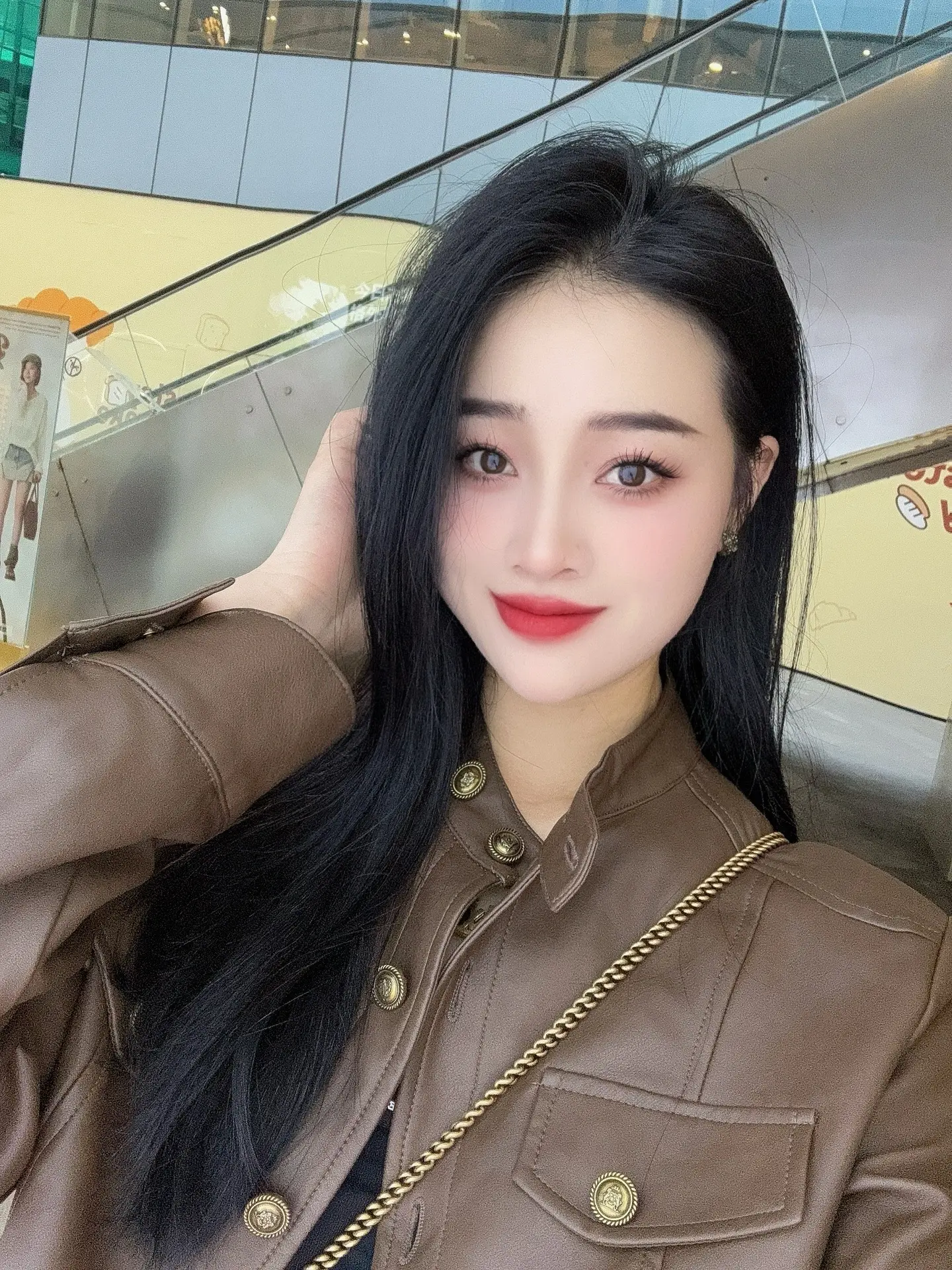你却笑了，说～至少我能快乐～