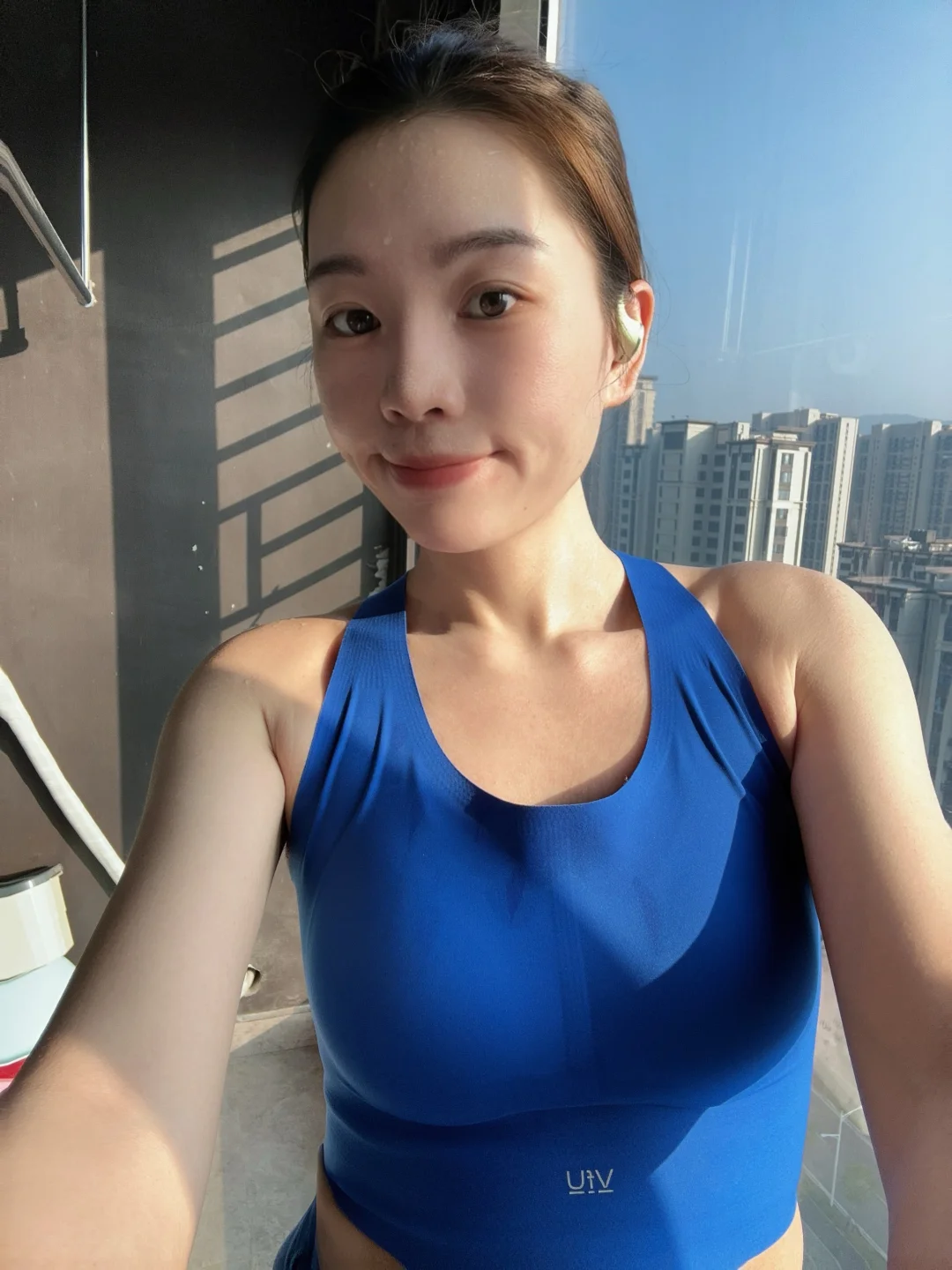 不用闹钟的晨跑，是和自己的约会。5km跑下来浑身冒汗，再晒会儿太阳补补钙，快乐就