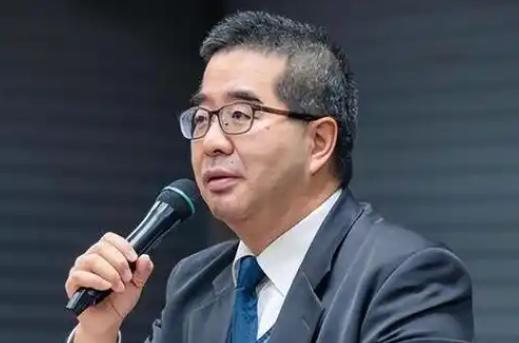萧旭岑曾公开喊话：台湾的未来由2300万人决定，我们的民主制度不可能抛弃。 国台