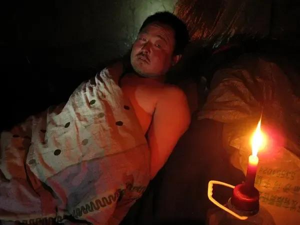 我觉得个人过个人生活，没有谁瞧不起谁；瞧得起你能给他什么？瞧得起你能给他说个媳妇