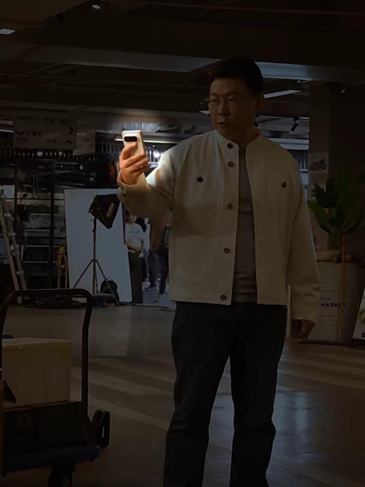 华为Pura X Max就这样水灵灵被余总曝光了 华为PuraXMax来了