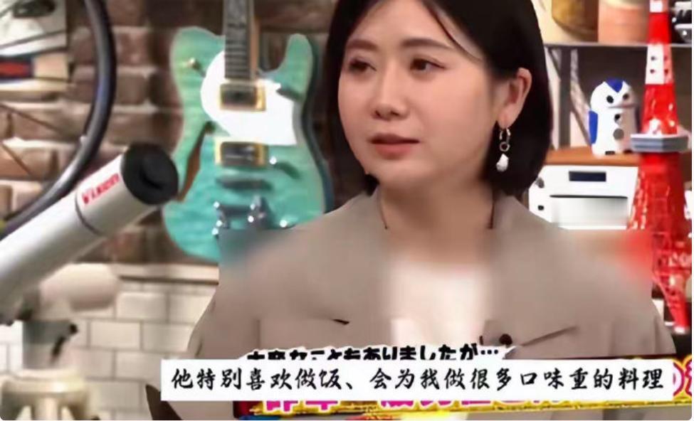 福原爱首谈二婚老公，感觉她这次是嫁对了。
福原爱说，二婚老公会为她亲自下厨，她喜