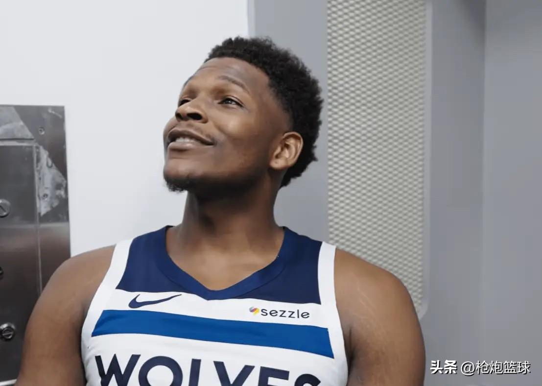 惨！爱德华兹竹篮打水一场空啊

据美记Brett Siegel报道，森林狼核心爱