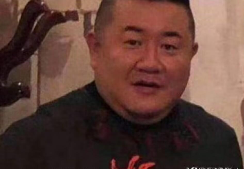 那天听社区老李讲何绍平的事，我才明白，人靠谱不靠谱，真不用等大事。就看他接电话时