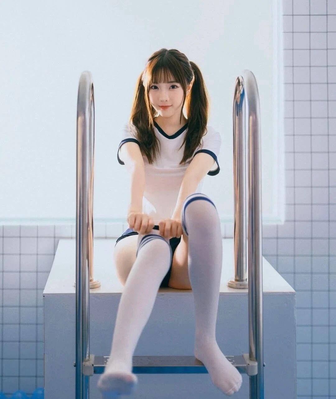 少女摄影|NO.0047期
纯欲天花板
泳池唯美写真
美拍摄影师的日常 晒一晒用