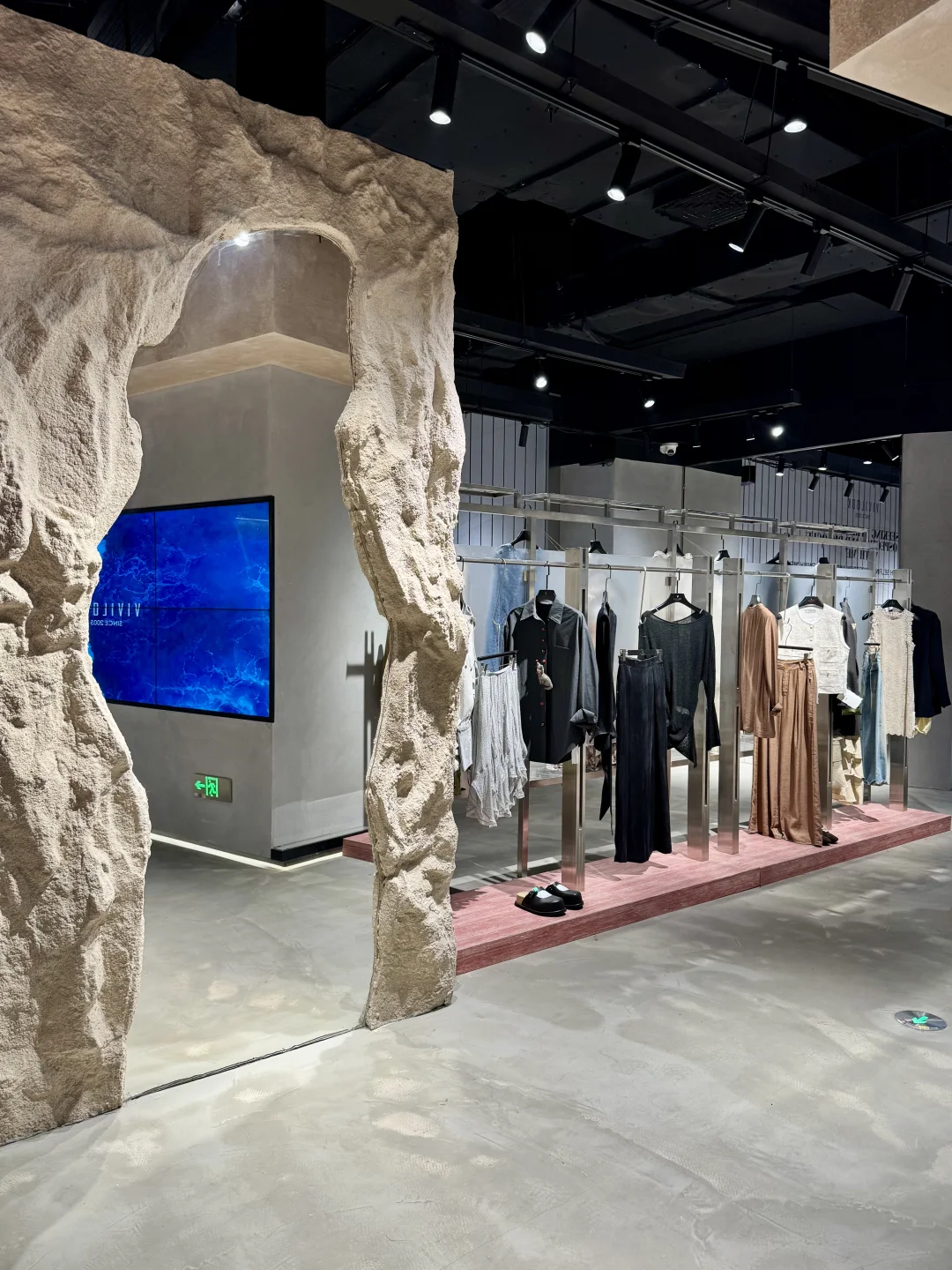 ViViLook新店开业啦🎉 今天去逛了位于环宇城一楼的ViViLo...