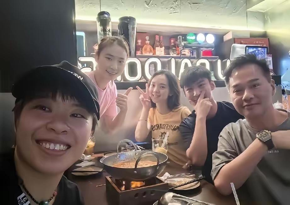 王楚钦没有女朋友
林高远没有女朋友
球迷有一丝丝的失落，目前成绩比较好的几个，王