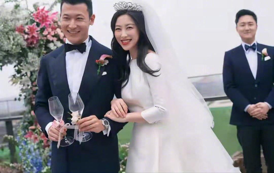 朱珠代旭聊儿时的北京北京土著的聊天氛围感直接拉满，随口唠唠小时候的出行玩乐，不知