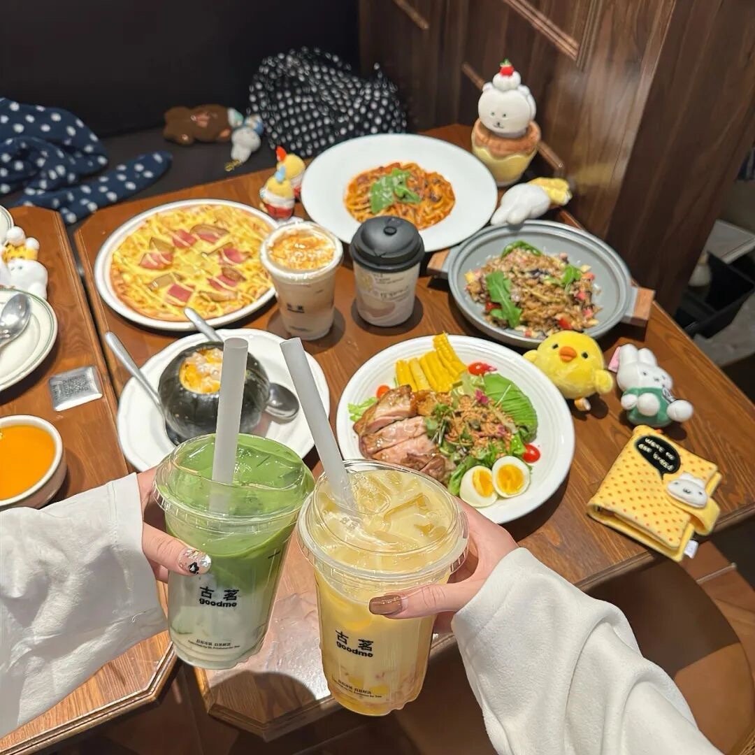 🥨好好吃꒪꒳꒪我要山 要海 要自由 开玩笑 我要吃饭了 