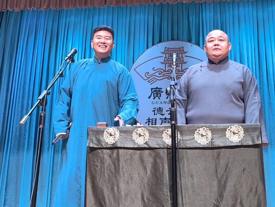 【郭德纲官宣李鹤东担任主任之后，杨鹤通正常演出，你怎么看？】
近日，郭德纲在直播