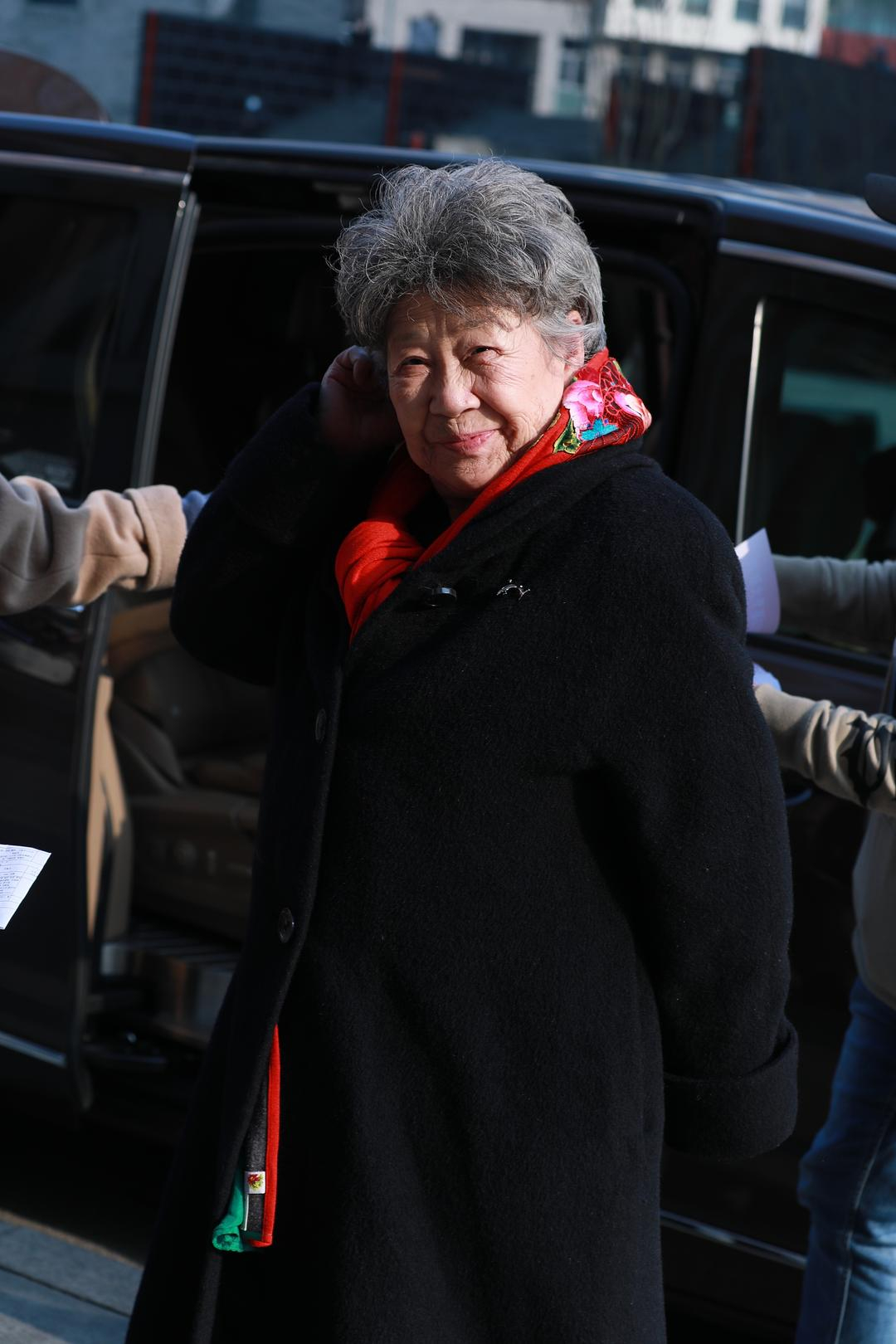 【#陶玉玲生平#】陶玉玲出生于1934年10月。1948年，14岁的陶玉玲考入华