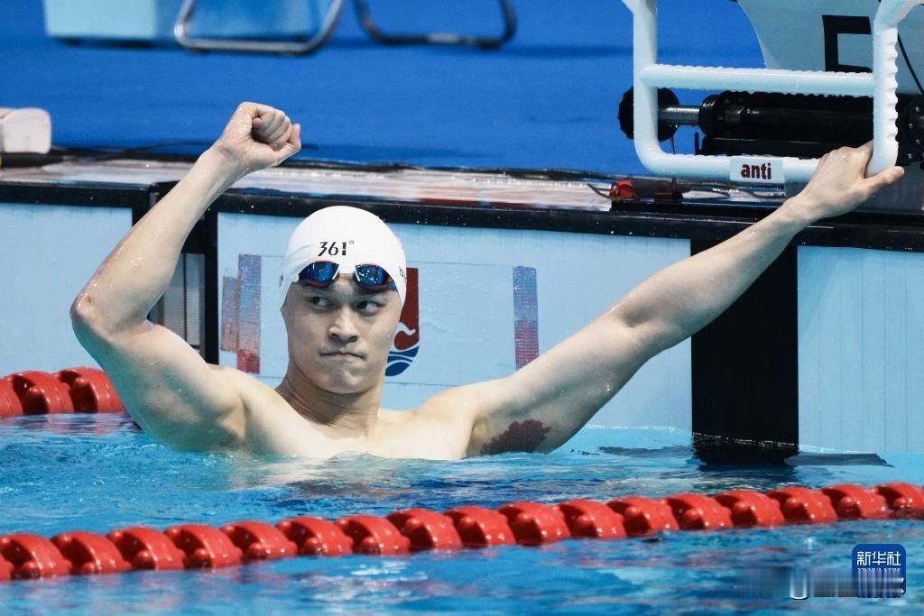 易立竞提问角度其实没踩中核心，若询问孙杨是否羡慕菲尔普斯、莱德基，拥有完整绵长且