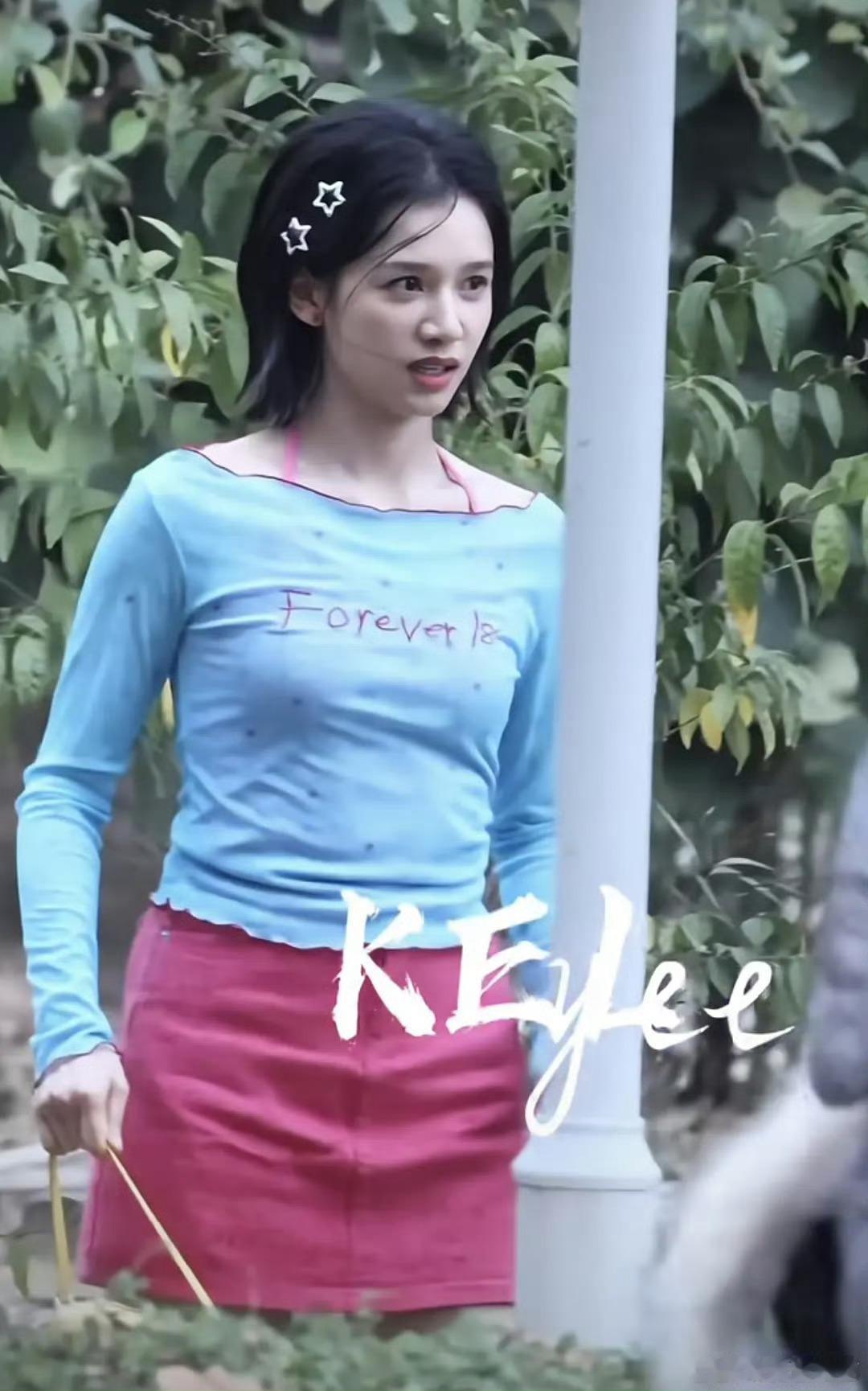 本身这套衣服很丑，然后这种衣服不适合大骨架…… 