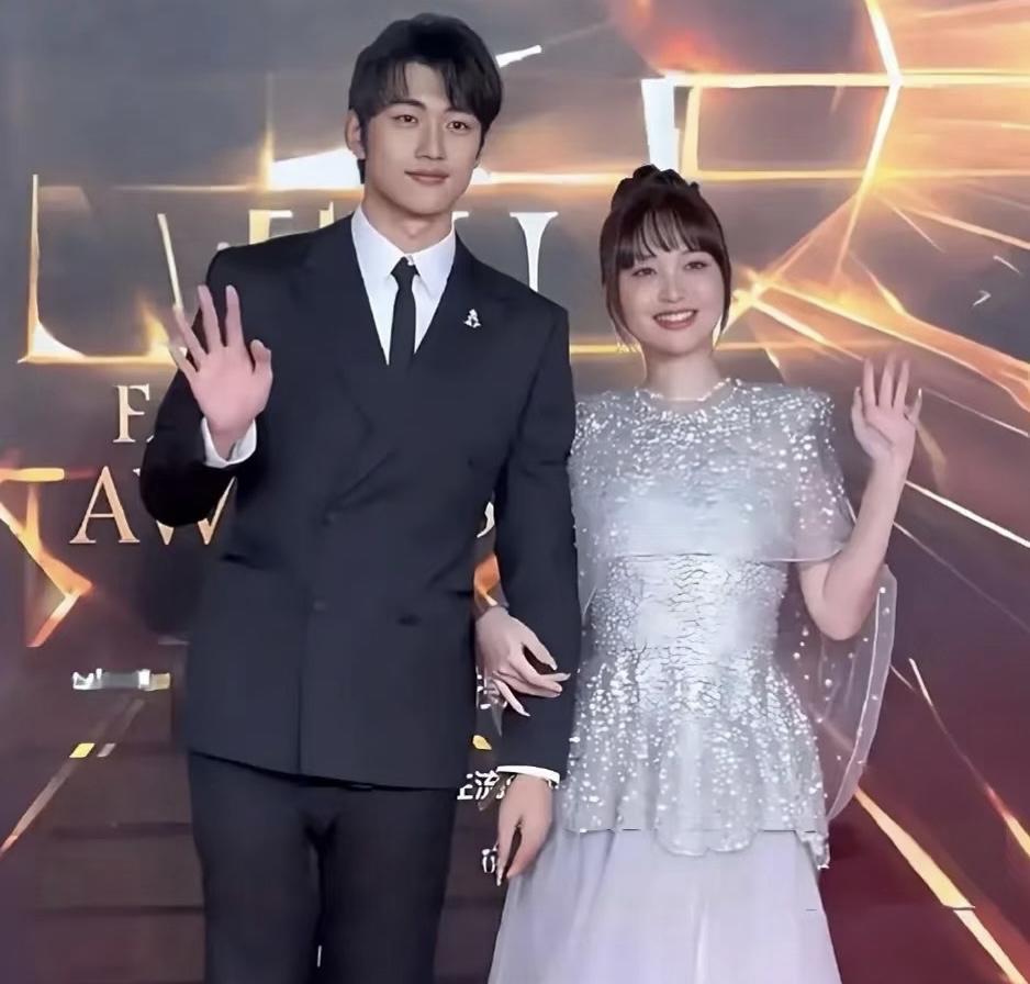 果然姜还是老的辣，

我问我妈：42岁的金莎要嫁25岁男朋友，她就不怕人老珠黄的