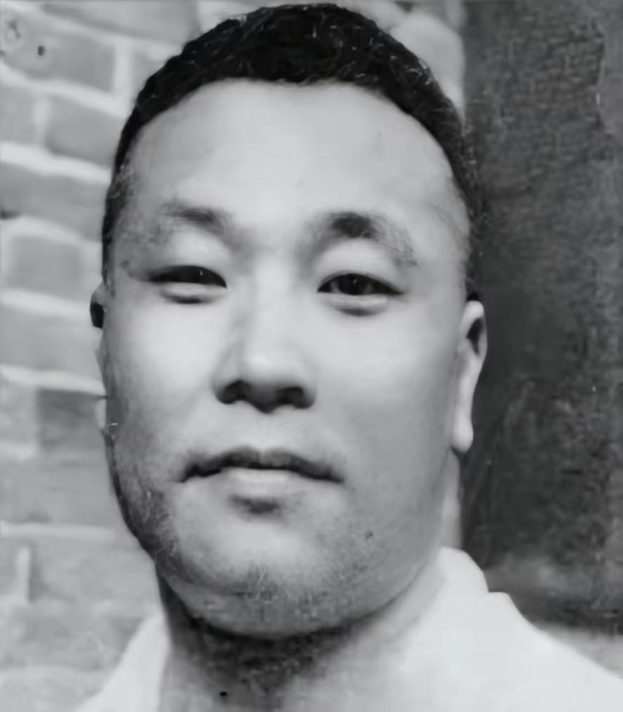 孙铭九曾在 1936 年亲手捉住蒋介石，新中国成立后，上级部门经过慎重考量，为他