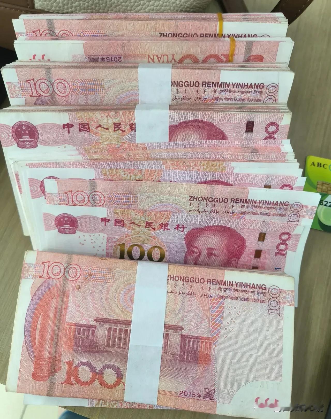 太吓人了，差点酿成教学事故

今天学校那边没课我在家混，上午去银行办了个业务。在