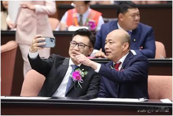 台立院韩江配成形，江启臣54票当选立法机构副负责人

台湾立法机构副负责人选举结