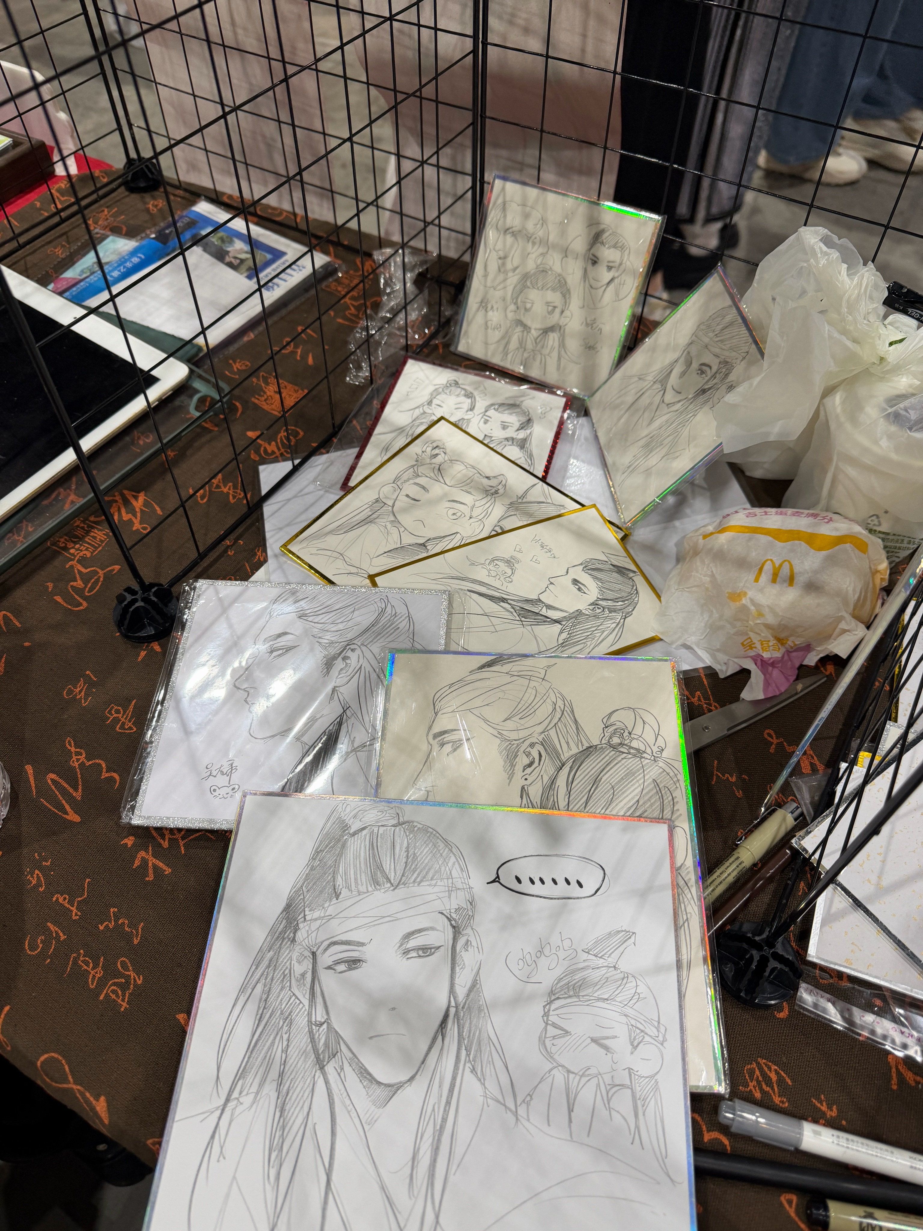 签to签到笔都快没油了  狂画了快20张签绘板，彻底燃尽了，被列位诸公食肉寝皮了