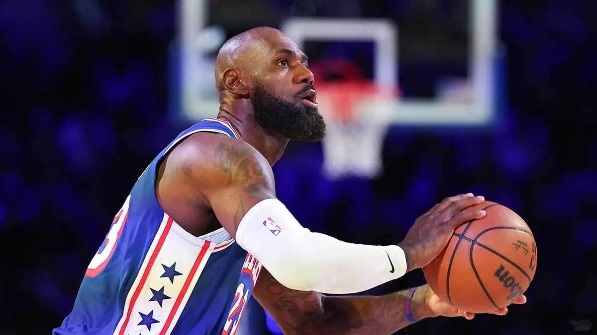 NBA 背伤调养！詹姆斯出战成疑，76人迎战雄鹿迎来考验76人老将勒布朗·詹姆斯