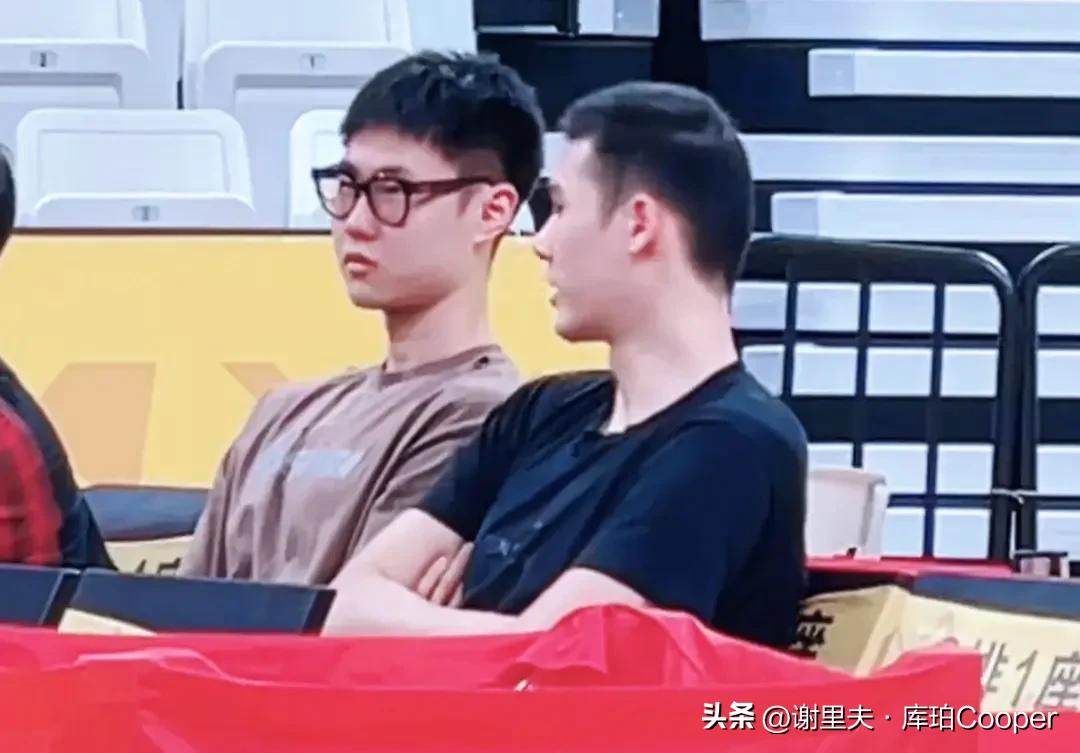 全联盟都等着看广东男篮的“笑话”，杜锋手握两赛点，胡金秋不打，广厦还让一个李金效