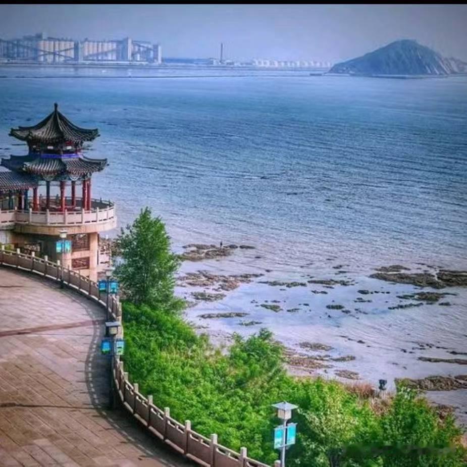 2026年啊，就想多去看看大海。希望能放下手头的琐碎，挑个清闲的日子，去海边走走