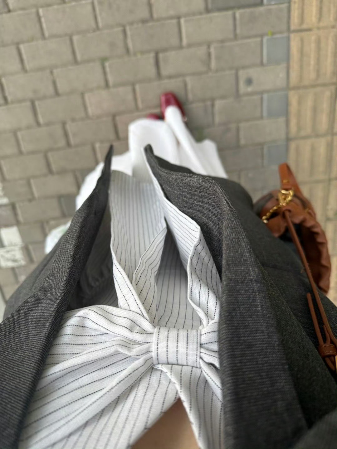 感觉这种通勤穿搭也很好看啊  