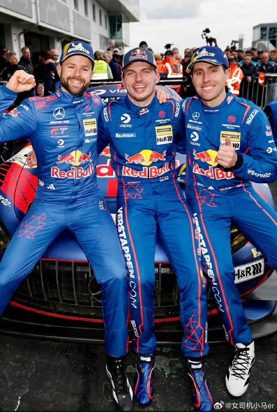 好消息：潘子昨天牛博格林耐力赛夺冠了坏消息：轮胎多用了一套，被取消了正赛进站次数