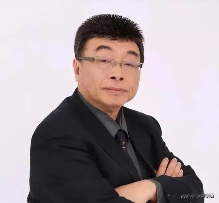 台湾评论员邱毅：倘若中国人民解放军踏上台湾的土地，台湾军队极有可能会选择避免正面