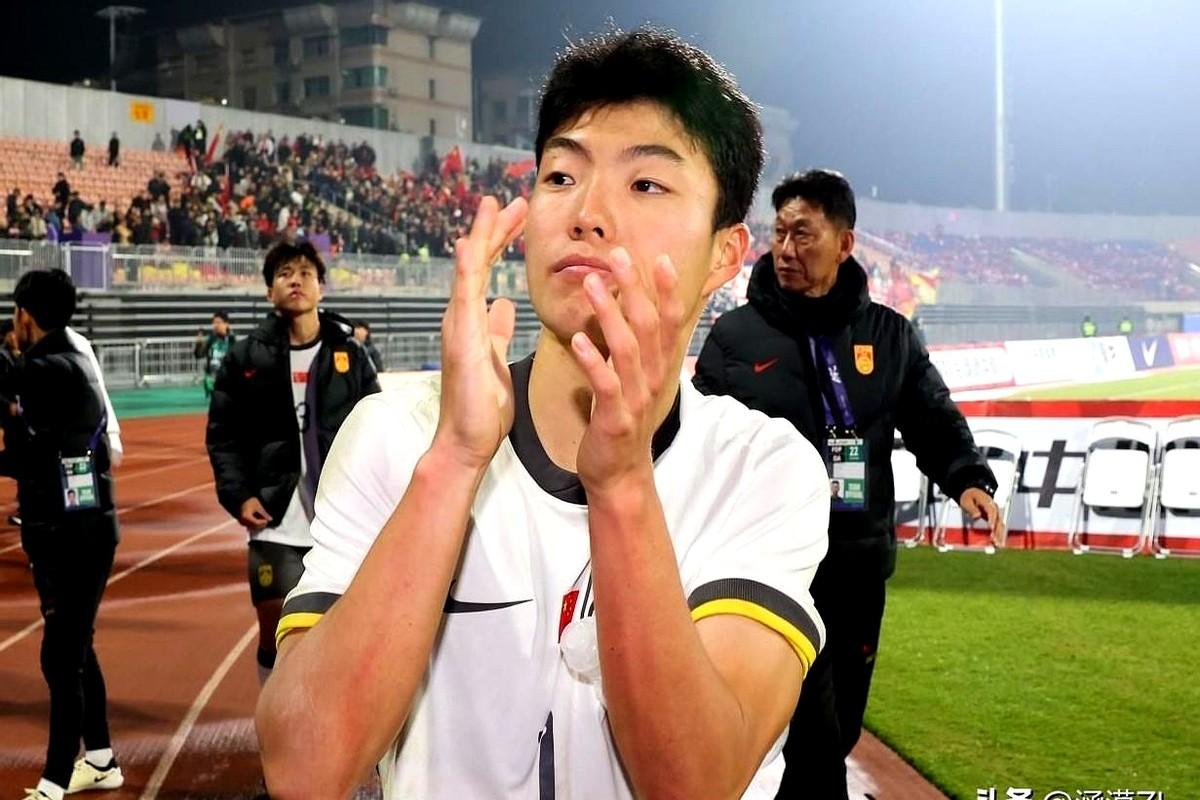 一场2-0，让之前嚷嚷着“关系户”的人，都闭嘴了。

U17国足生死战，之前两连
