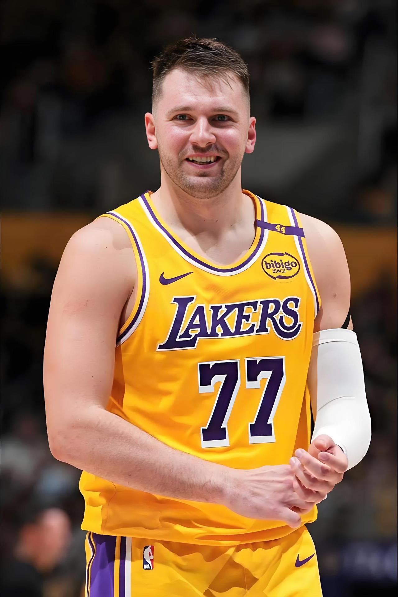 放弃吧！东契奇拿职业生涯赌一个没希望的赛季，湖人真值得？

实话难听：湖人今年没