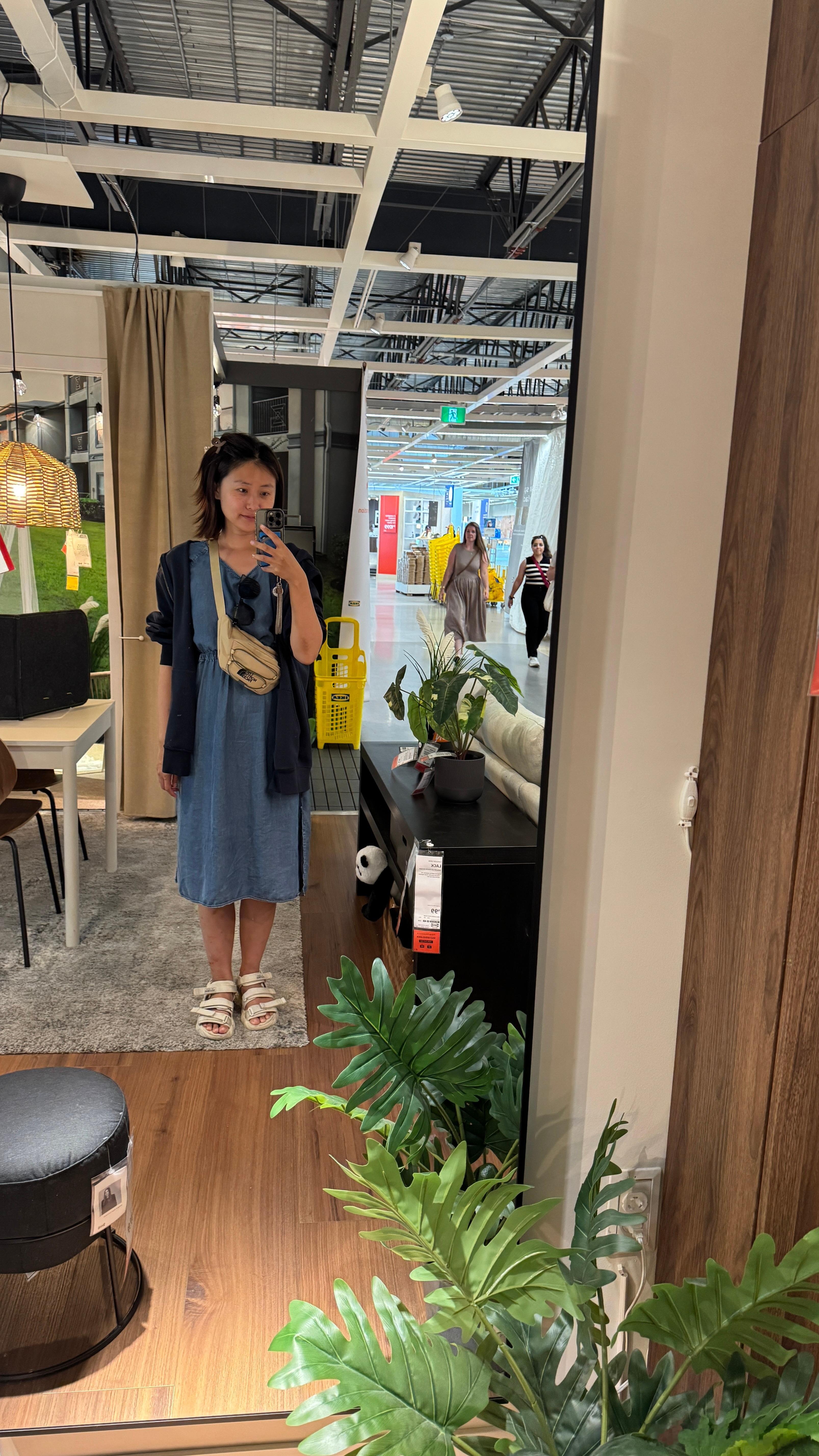背上了bum bag，离去costco买衣服也不远了。 