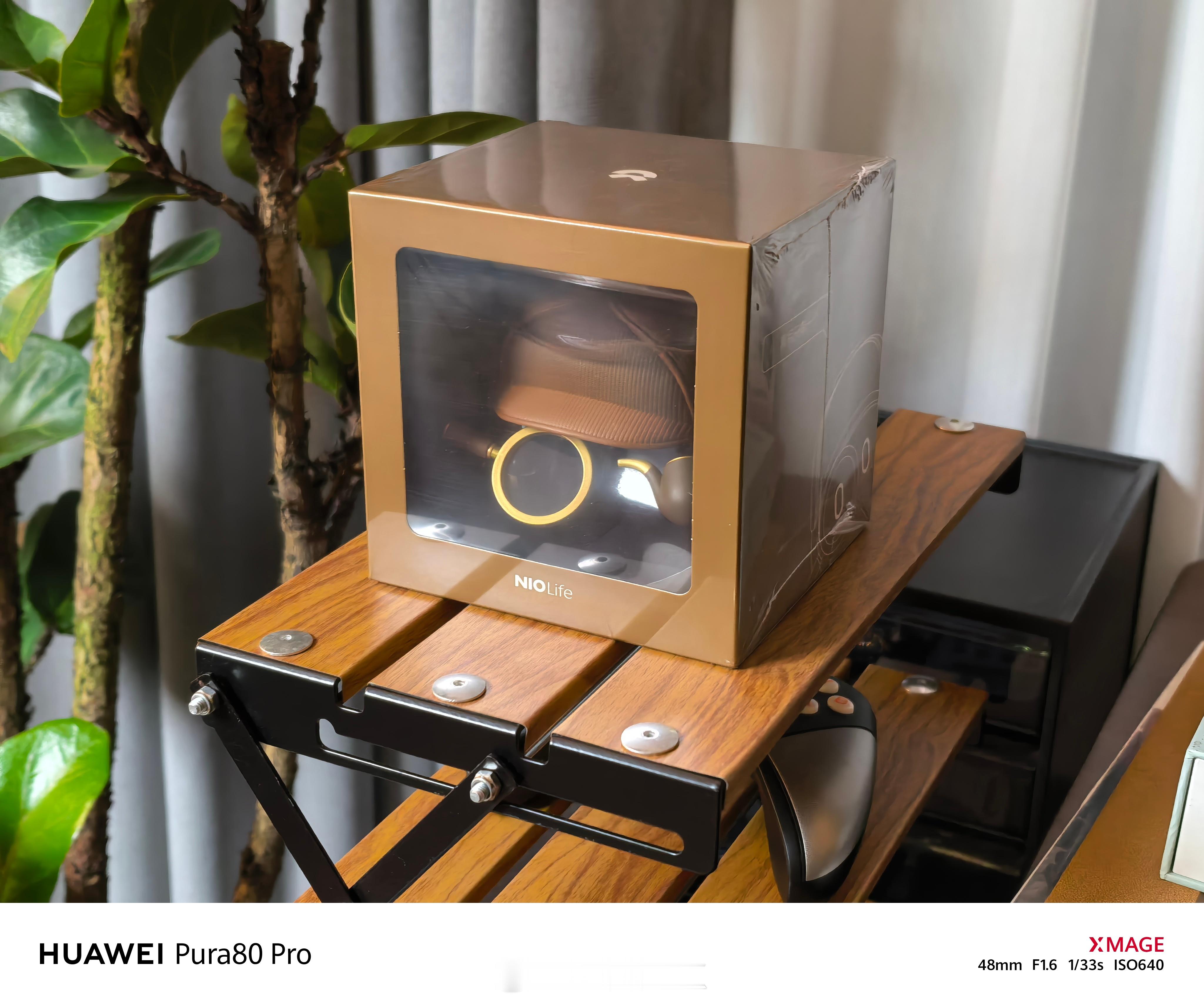 刚收到一顶 。 蔚来 NIO Life 原创设计的 NOMI AI 帽子。这不仅